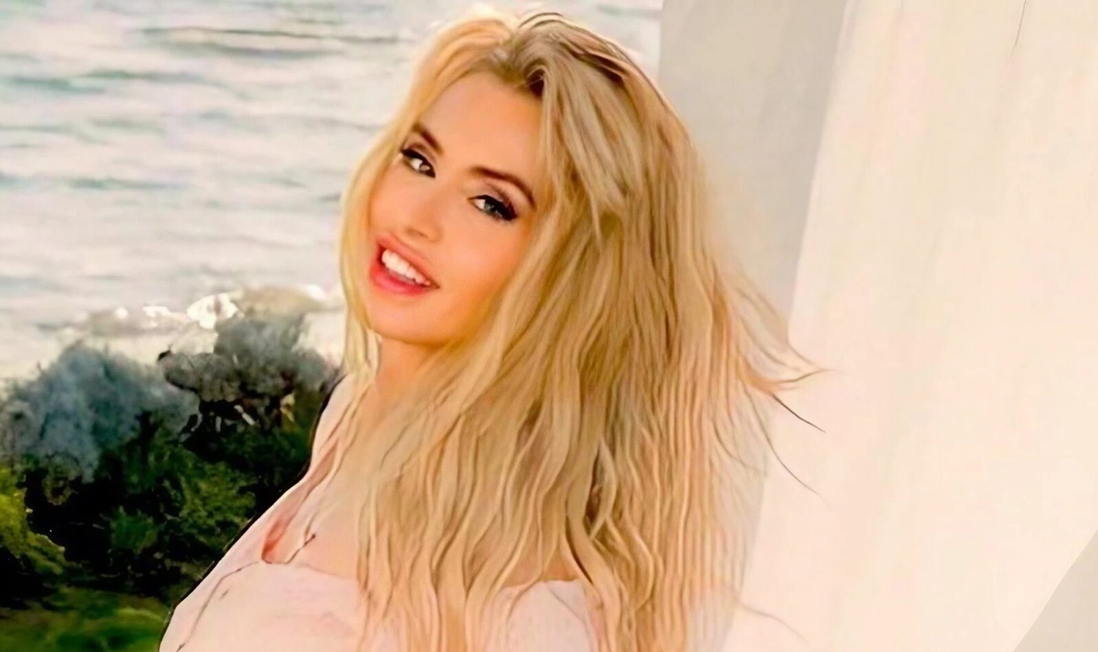 valeria marini modifica la foto di matano