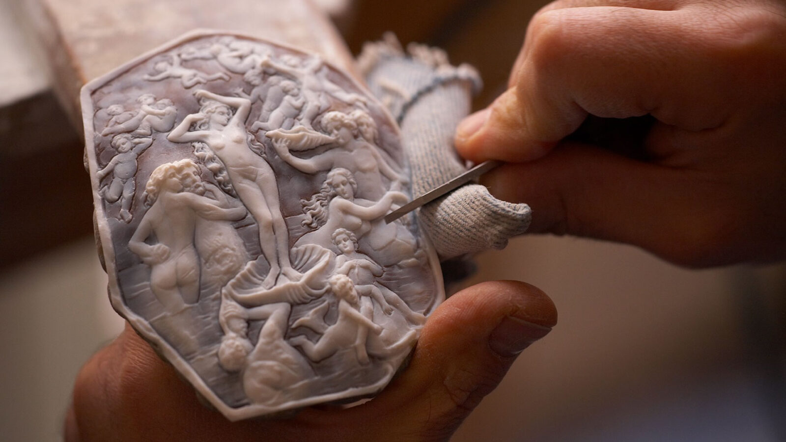 Artistic-working-of-Coral-and-Cameo