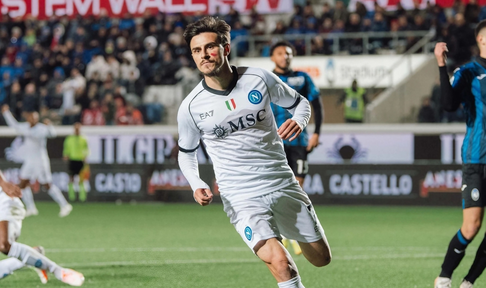 Elmas marca un gol para el SSC Napoli