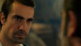 Bitter Earth, intrigue ce soir le 26 avril sur Canale 5. Hakan va-t-il mourir ?