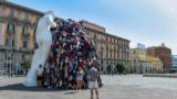 Венера в лохмотьях в Неаполе: работа Микеланджело Пистолетто возвращается на площадь Муниципио