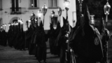 Venerdì Santo a Sorrento: la Processione Bianca e la Processione Nera