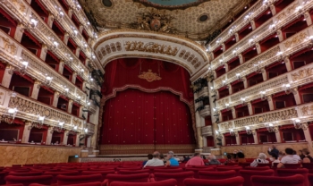 Konzert des San Carlo Theaters auf dem Monte Echia zum Mai der Denkmäler