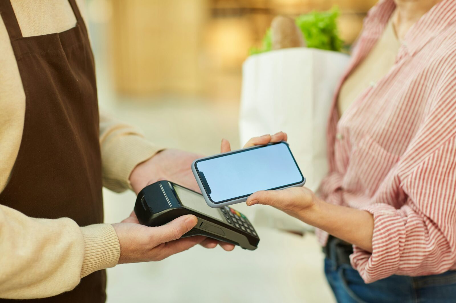 Gros plan sur le paiement par smartphone