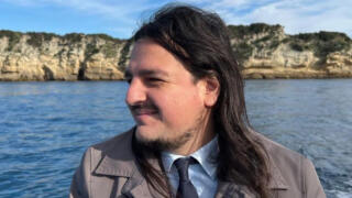 Il sindaco Della Ragione riduce i lidi militari, spiagge aperte a tutti! L’annuncio