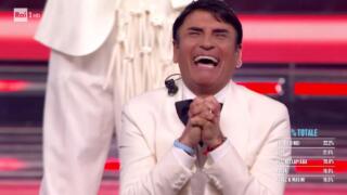 Napoli vince Sanremo con Sal Da Vinci che dedica il premio alla sua città