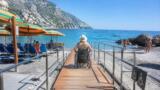 “Mare per Tutti” ad Amalfi: spiaggia attrezzata per persone con disabilità dal 6 giugno