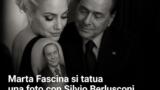 Marta Fascina si tatua una foto con Silvio Berlusconi: il ritratto sul braccio