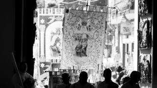 I passi della fede, la mostra sui fujenti al Santuario dell’Arco