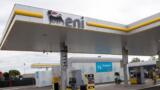 Eni annuncia un taglio dei prezzi dei carburanti nei suoi distributori. Le date